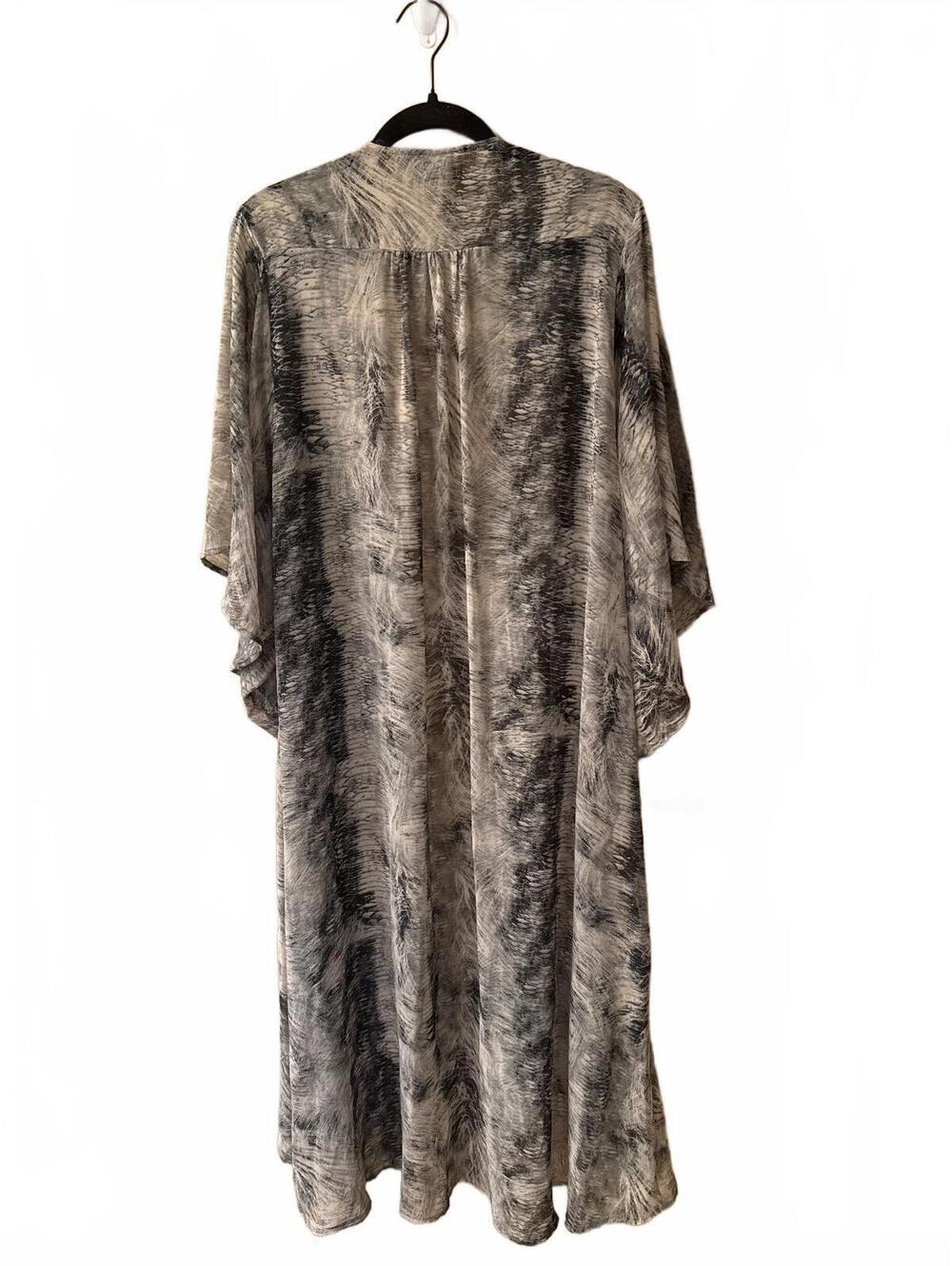 ASTR Lightweight Patterned Kimono Cardigan - Picture 4 of 5